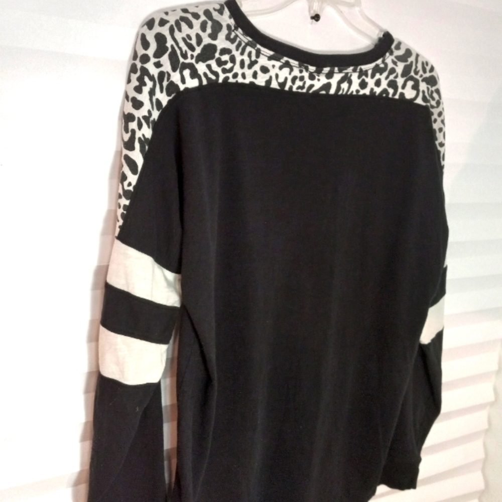 Pink VS Animal Print Shirt Black White Size S